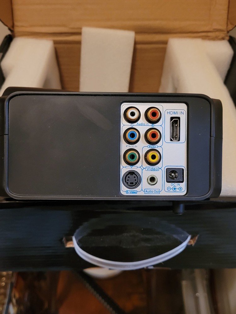 FAVI RioHD-LED Portable Projector & Remote Control Only UNTESTED AS IS READ