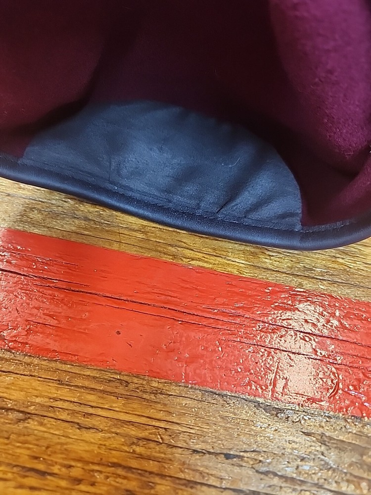 US Army Airborne Berrett with Flash Unknown Size 3702