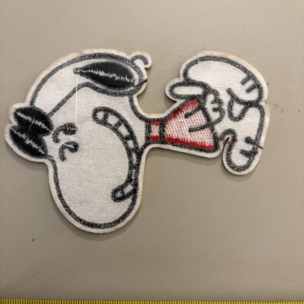 Happy / Smiling Snoopy - Embroidered Iron on patch
