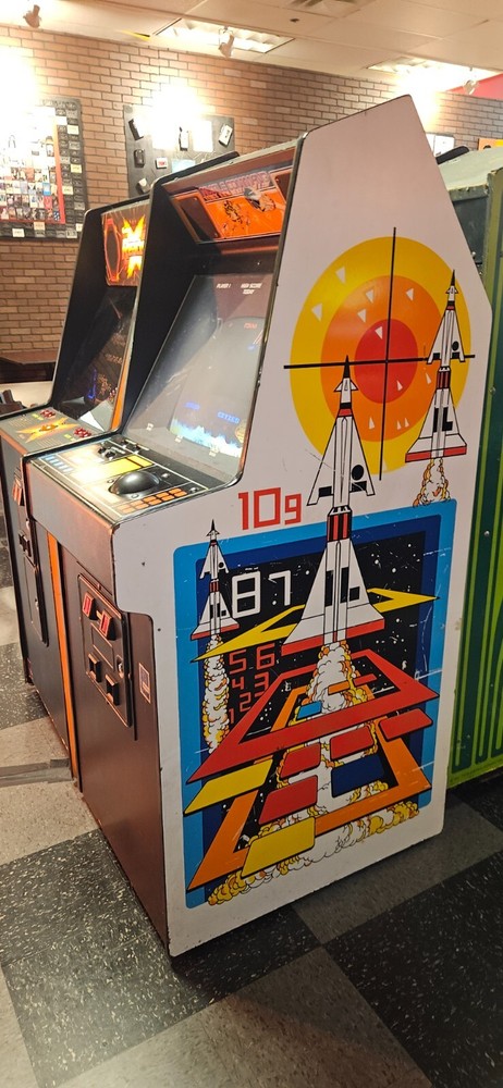 MISSILE COMMAND Video Arcade Game - Atari 1980 - 2562