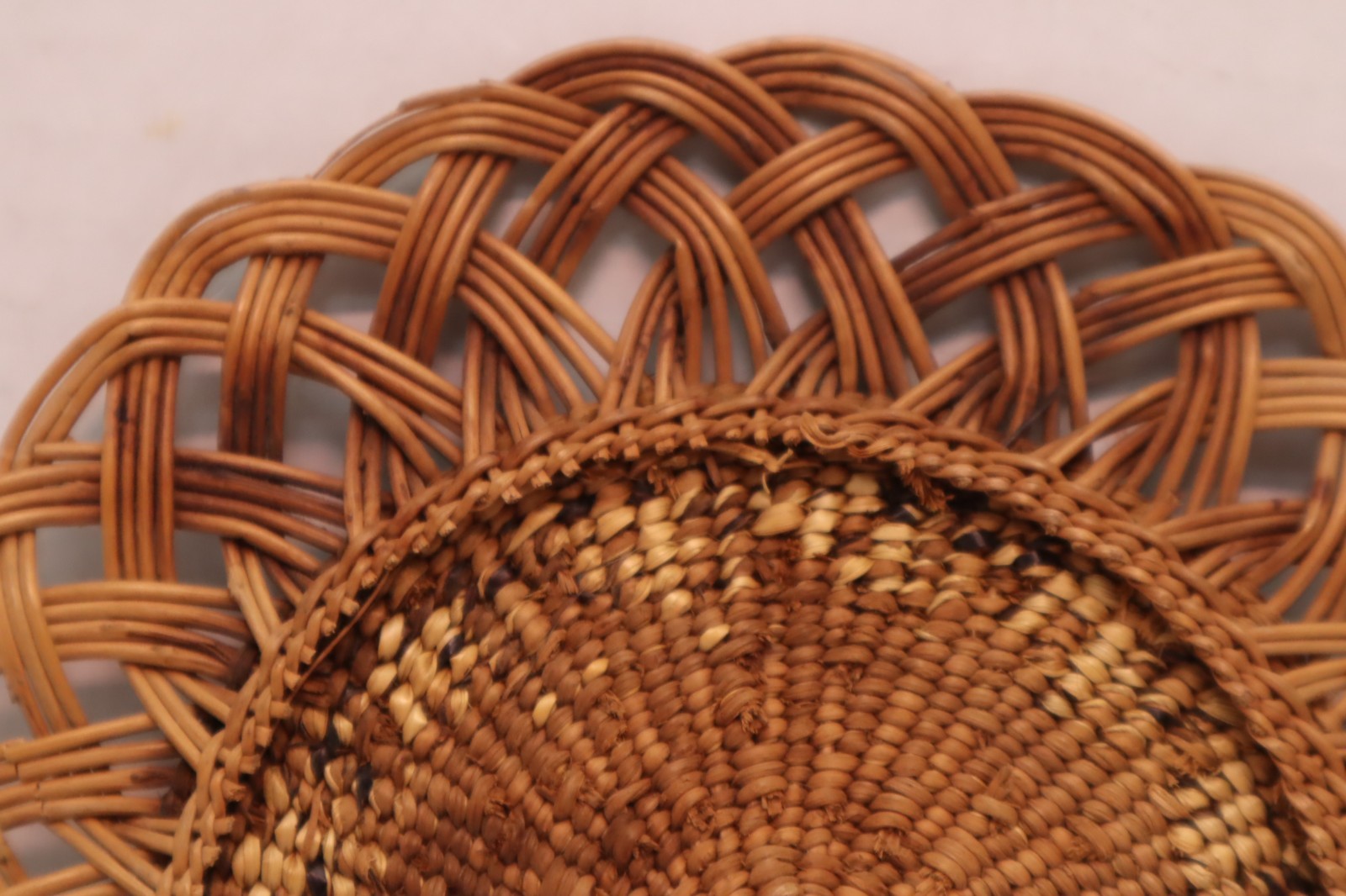 VTG Native American Indian Hupa Yurok Woven Basket Plaque Flat Tray Trivet 6.75"