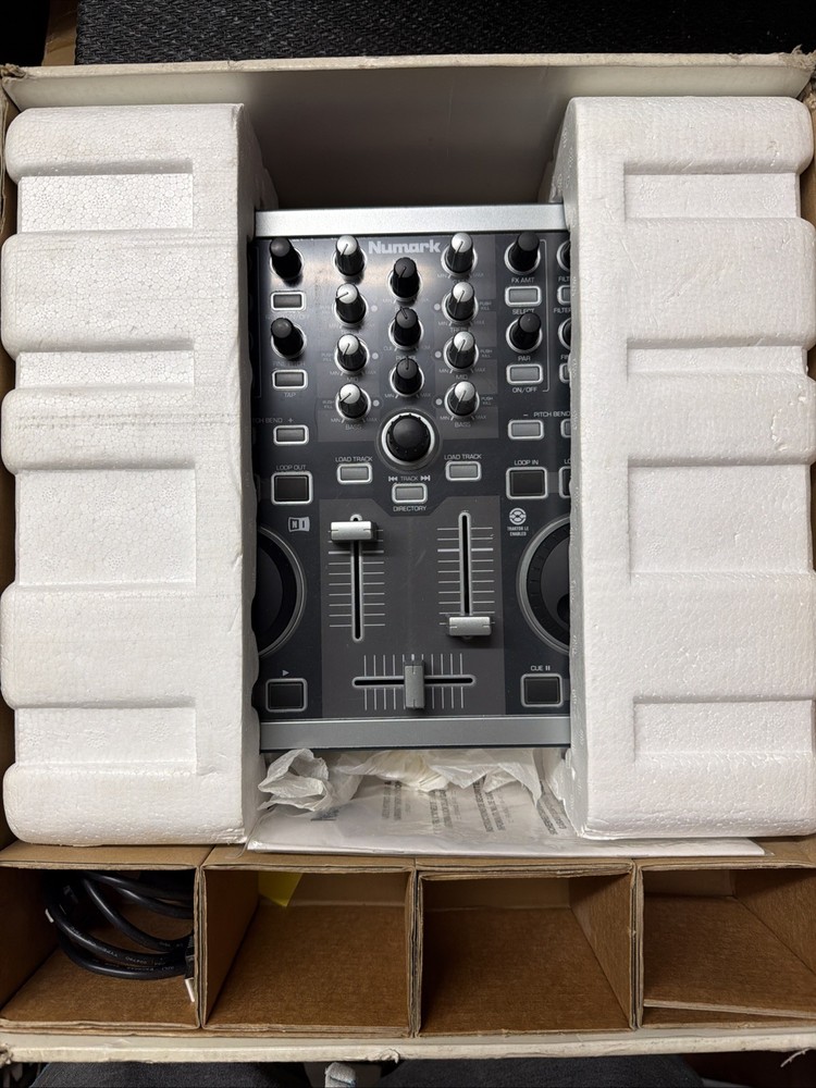 Numark Total Control DJ Controller USB MIDI VirtualDJ Traktor LE