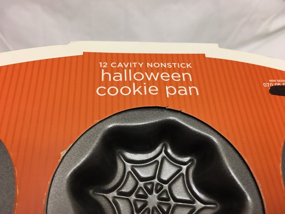 Wilton Halloween Cookie Pan NWOT