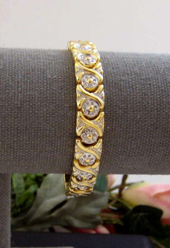 Link Bracelet goldtone & silvertone setting beautiful design
