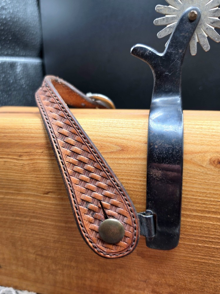 Western Heart Style Spurs With Straps