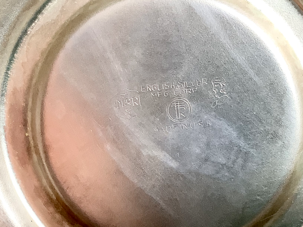 English Silver Mfg Corp Vtg Gravy Boat on Ornate Warming Stand, Silverplate