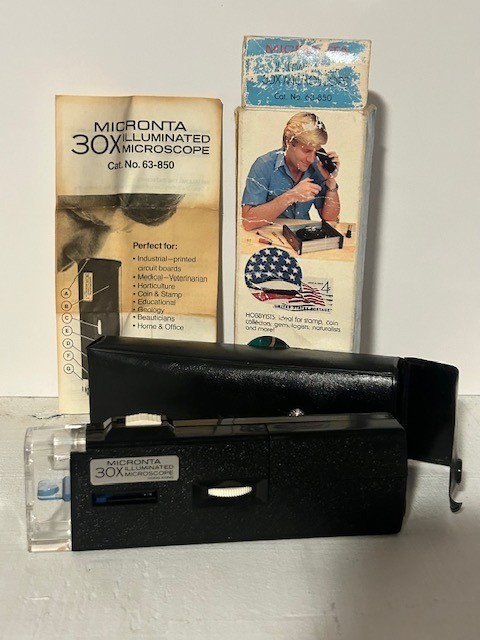 Vintage Radio Shack Micronta 30X Illuminated Microscope With Case