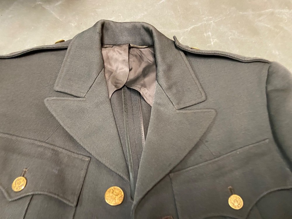 ORIGINAL WWII US ARMY OFFICER CLASS A DRESS JACKET- SMALL 37R