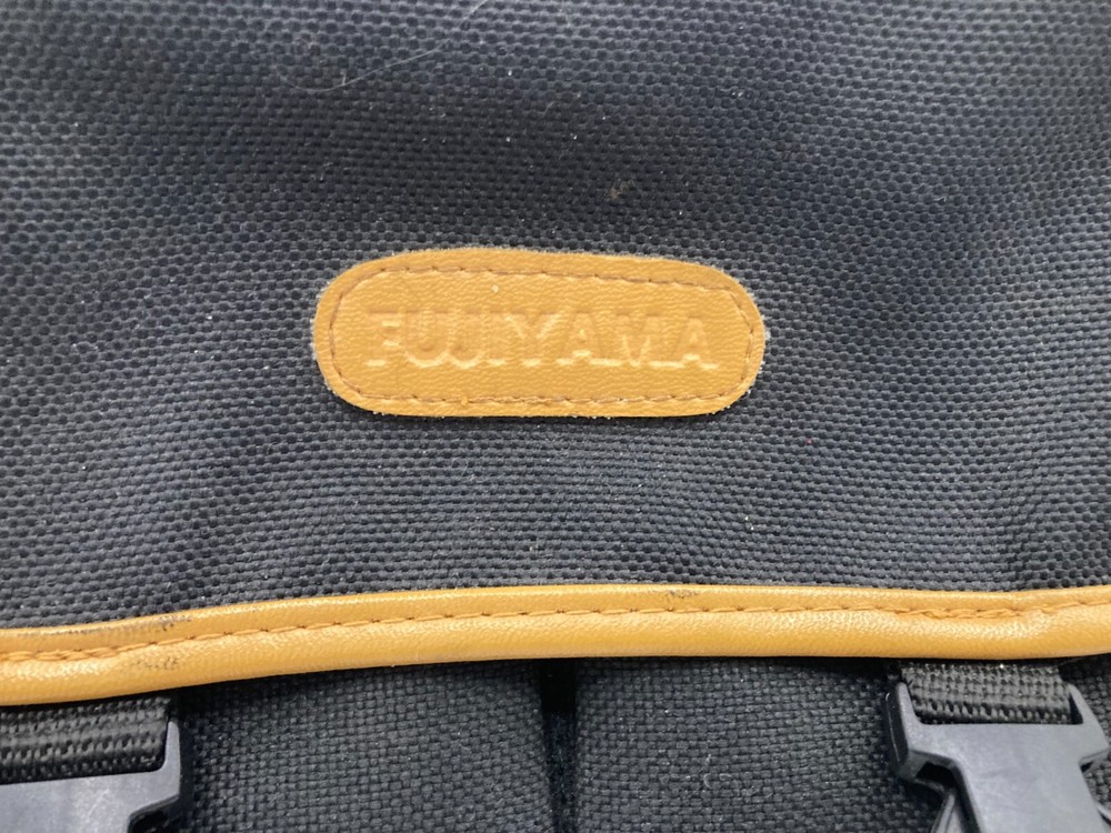 Fujiyama 28x20x13 cms Camera Bag - Black
