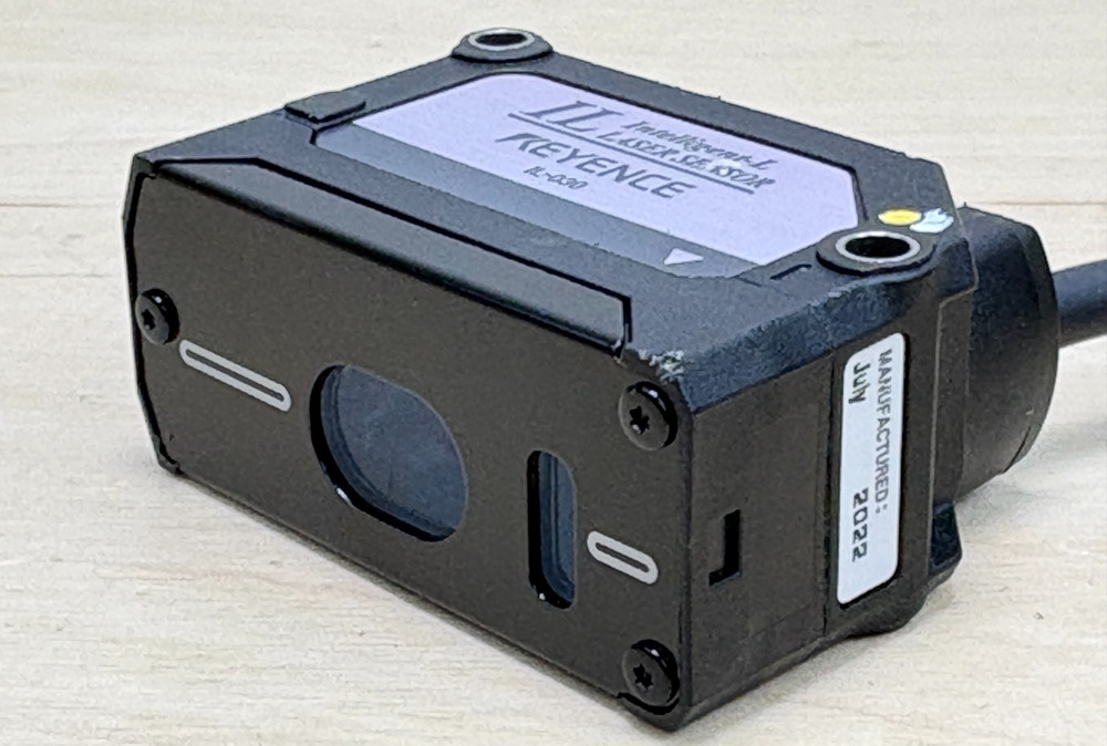 Keyence IL-030 CMOS Multi-Function Analog Laser Sensor Head