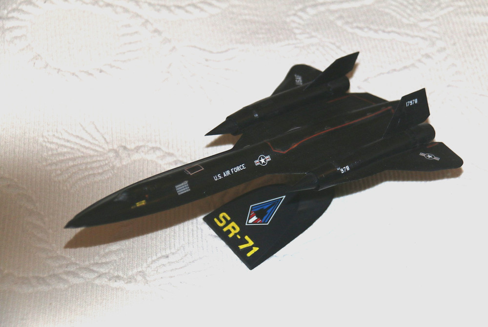 1/144 - SR - 71 Blackbird  - Built & Painted