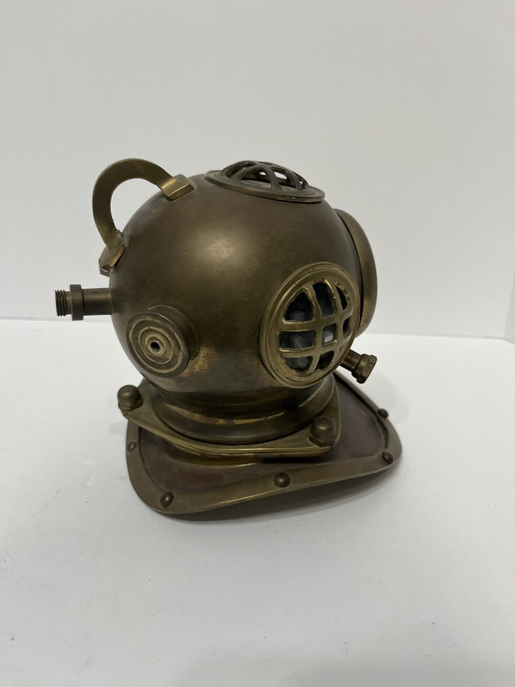 VTG Divers Helmet Clock Quartz Clock Brass? Copper?