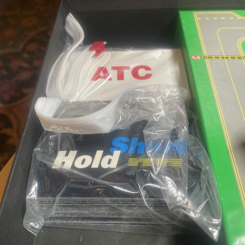 Hold Short: Trivia & Knowledge Board Game for Aviators Pilots CAVU - Complete