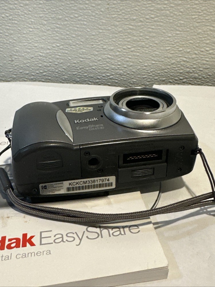 Kodak EasyShare DX4530 (5.0 Mega Pixels) Digital Camera Silver TESTED (READ)