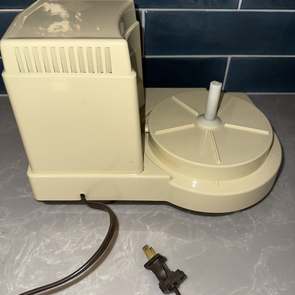 Sunbeam Mixmaster Food Processor Model 14056 Works On All Settings EUC