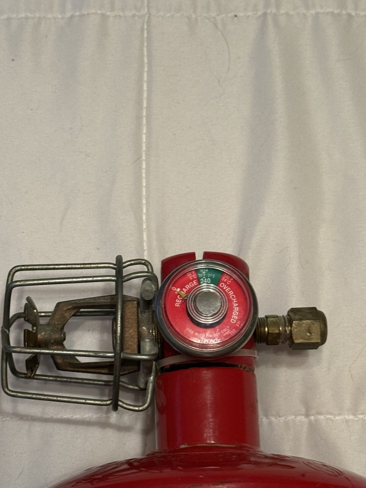 Fireboy Fire Extinguisher MA20050227-BL. HFC-227ea. Clean Agent