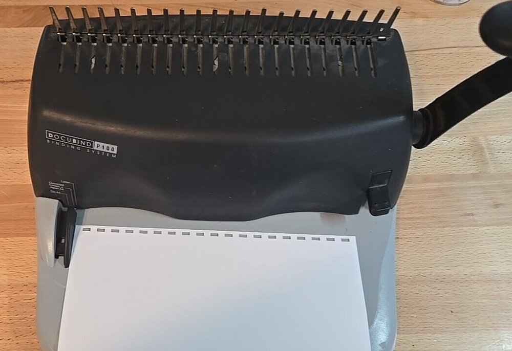 GBC CombBind Doubind P100 Comb Binding Machine w/ Extra Combs