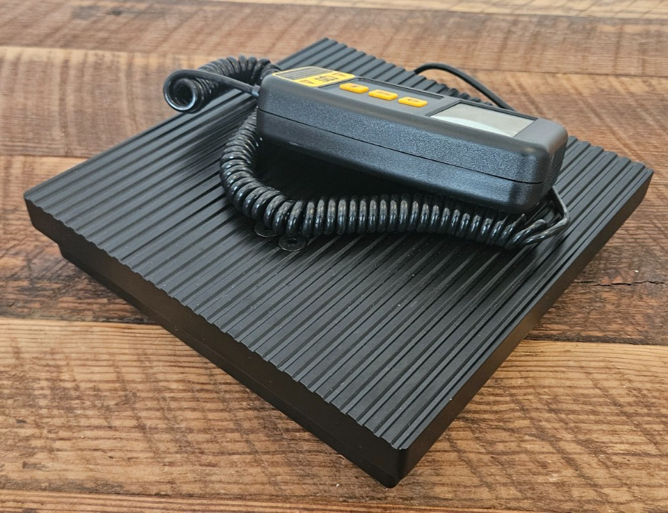 CPS CC220 Compute-A-Charge Refrigerant Charging Scale with Case