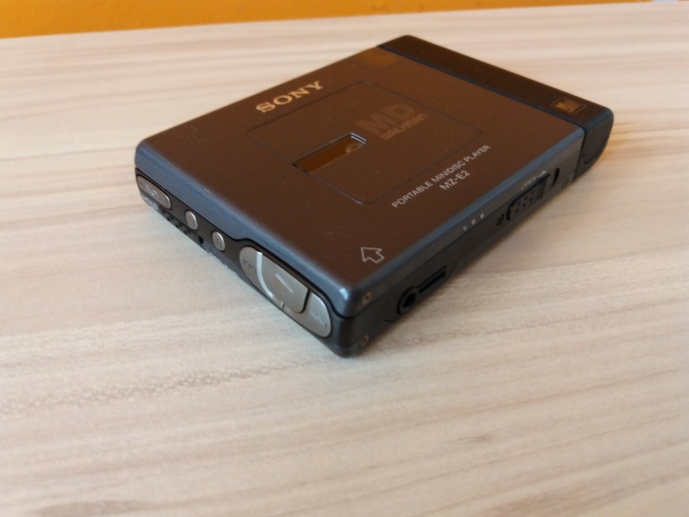 Sony Minidisc MZ-E2 with accessories