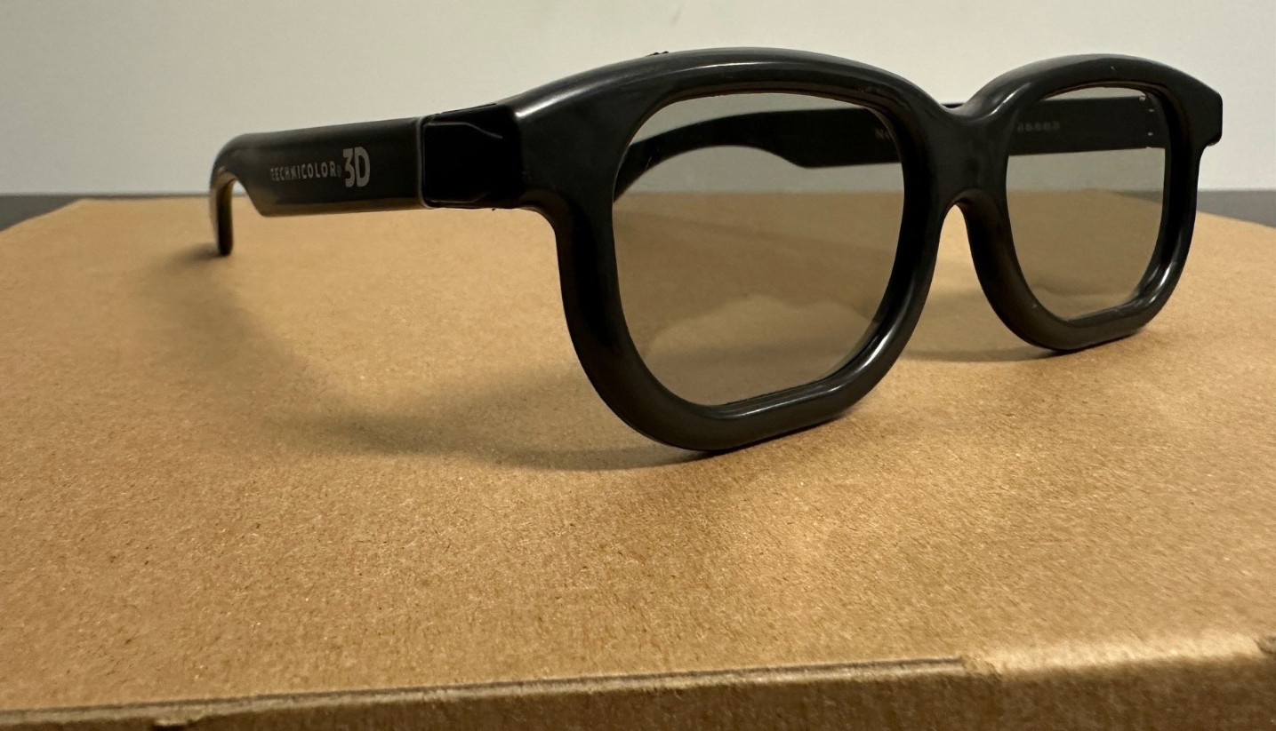 TECHNICOLOR REAL D REALD 3D MOVIE THEATER GLASSES ALL NEW SEALED BLACK COLOR