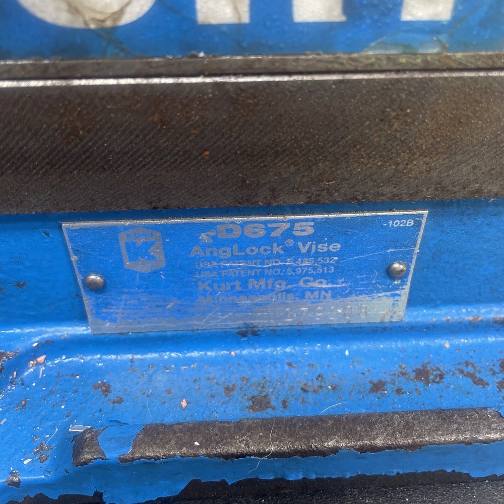Kurt D675 AngLock Milling Machine Vise