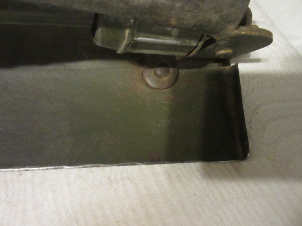 WWII US ARMY M1943 COMBAT FIELD FOLDING SHOVEL-DATED 1944, WOODS