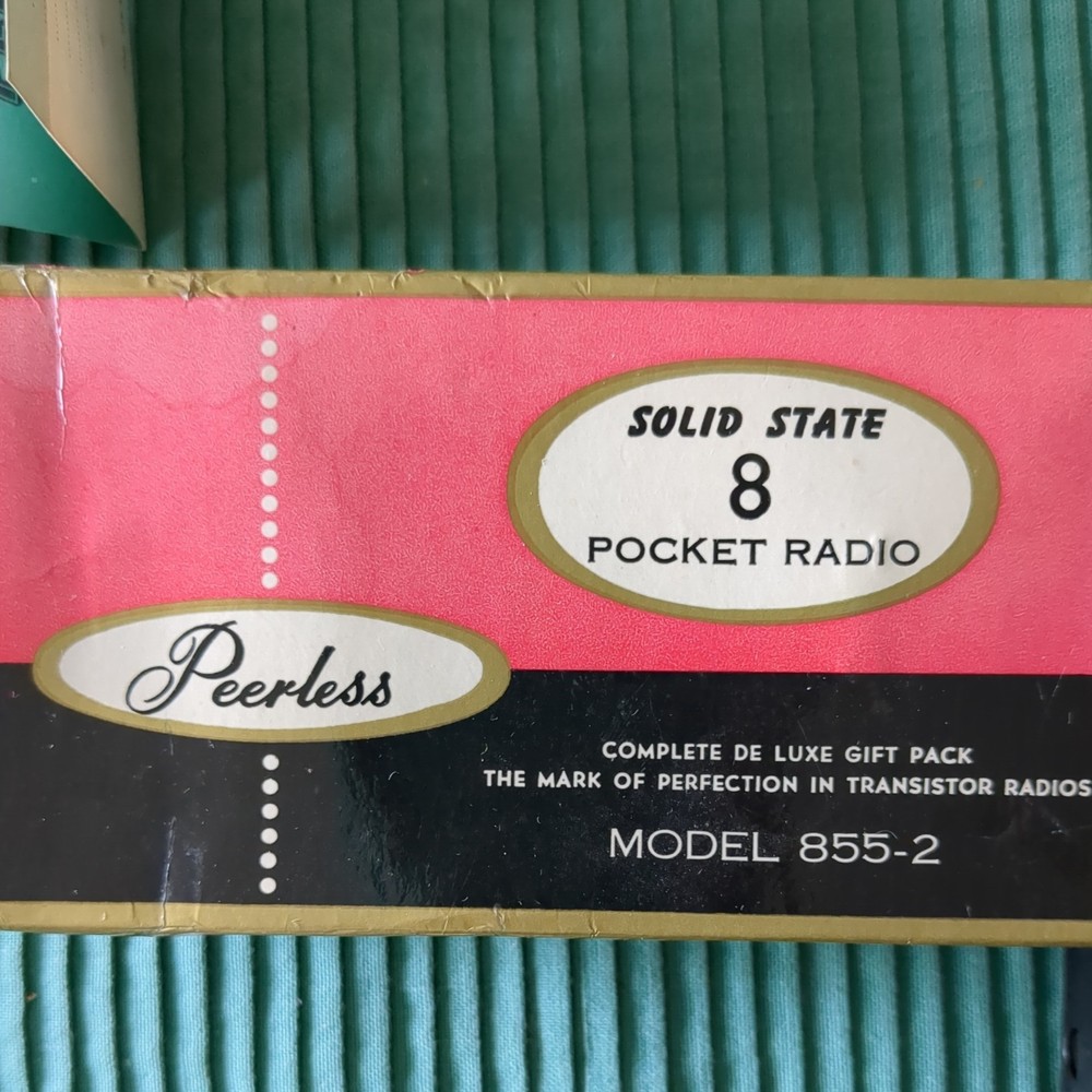 Peerless Solid State Model 855  Transistor Radio in Box Vtg 1966
