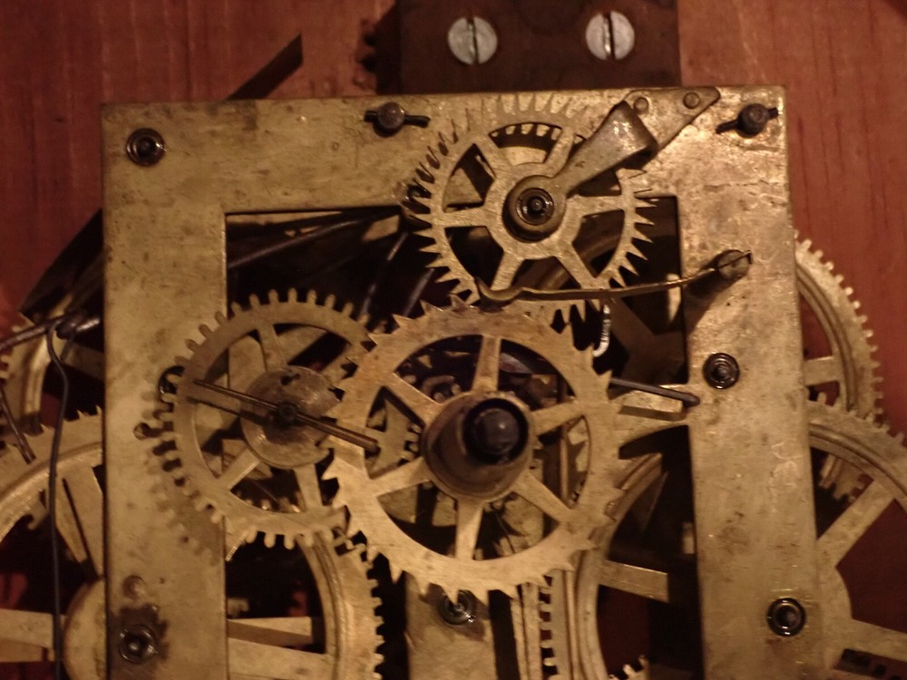 NEW HAVEN CALENDAR SCHOOL CLOCK ROSEWOOD