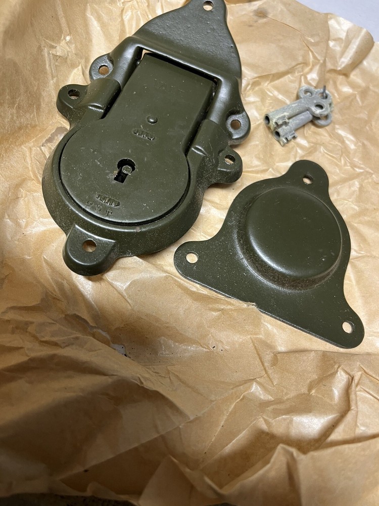 Yale WW2 US Military Footlocker Lock with Hardware Yale Lock