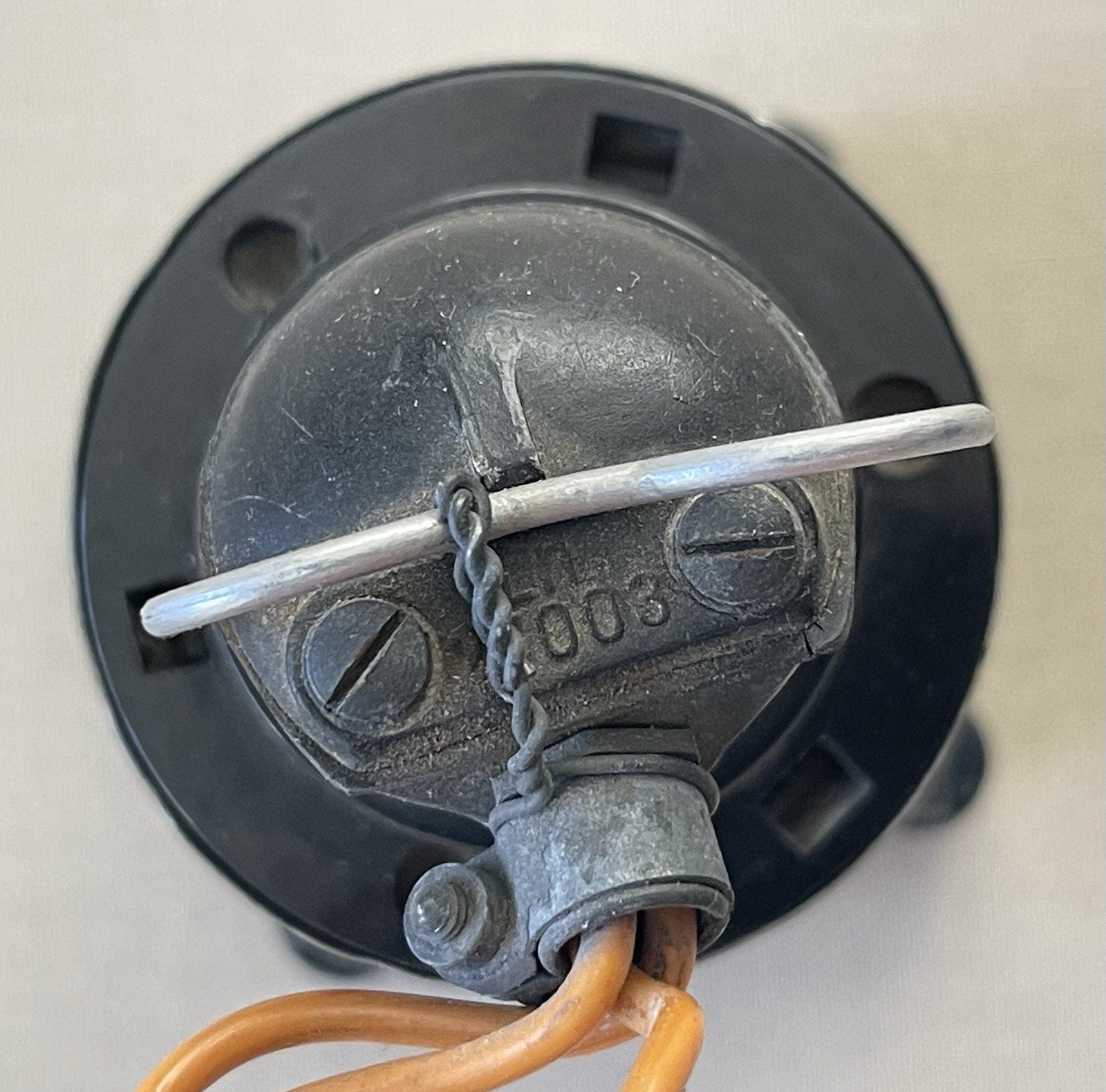 WW II German Aircraft HOMING INDICATOR AFN2 Ln 27002 w/light bulb, bezel