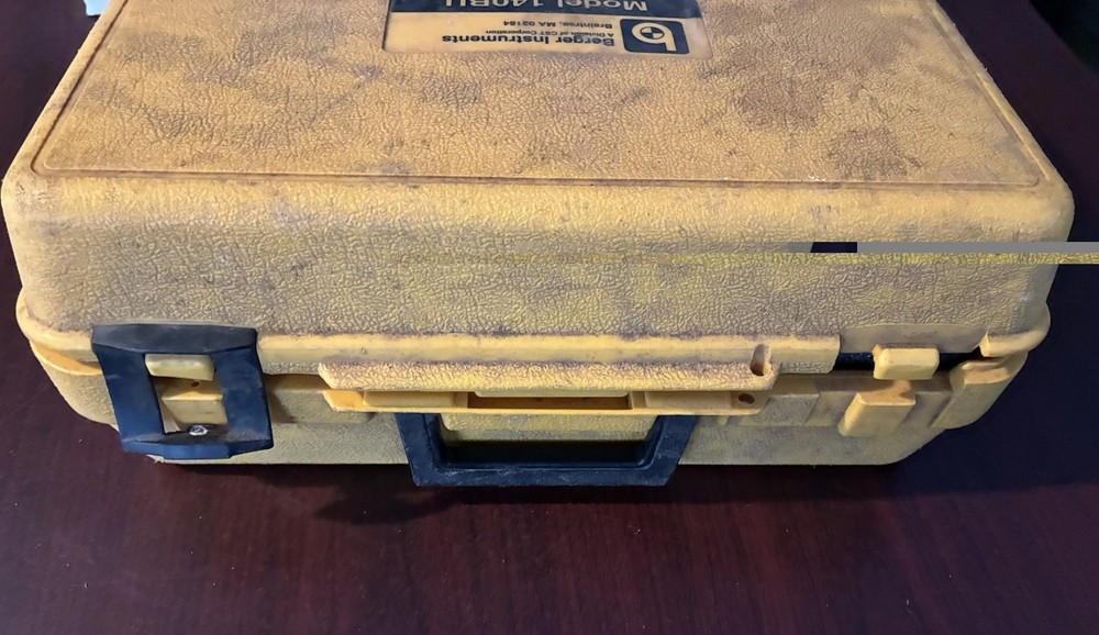 Berger instruments Model 140BU Transit Level W/ Manual Missing 1 Latch On Case