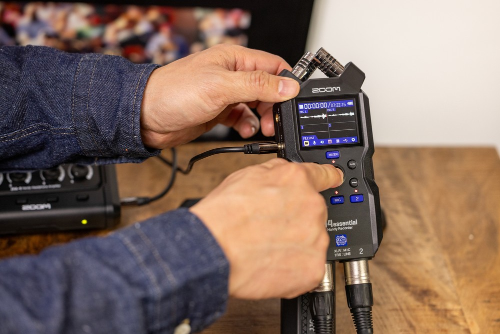 Zoom H6essential Handy Recorder, Bundle with Accessory Pack, Cleaning Cloth