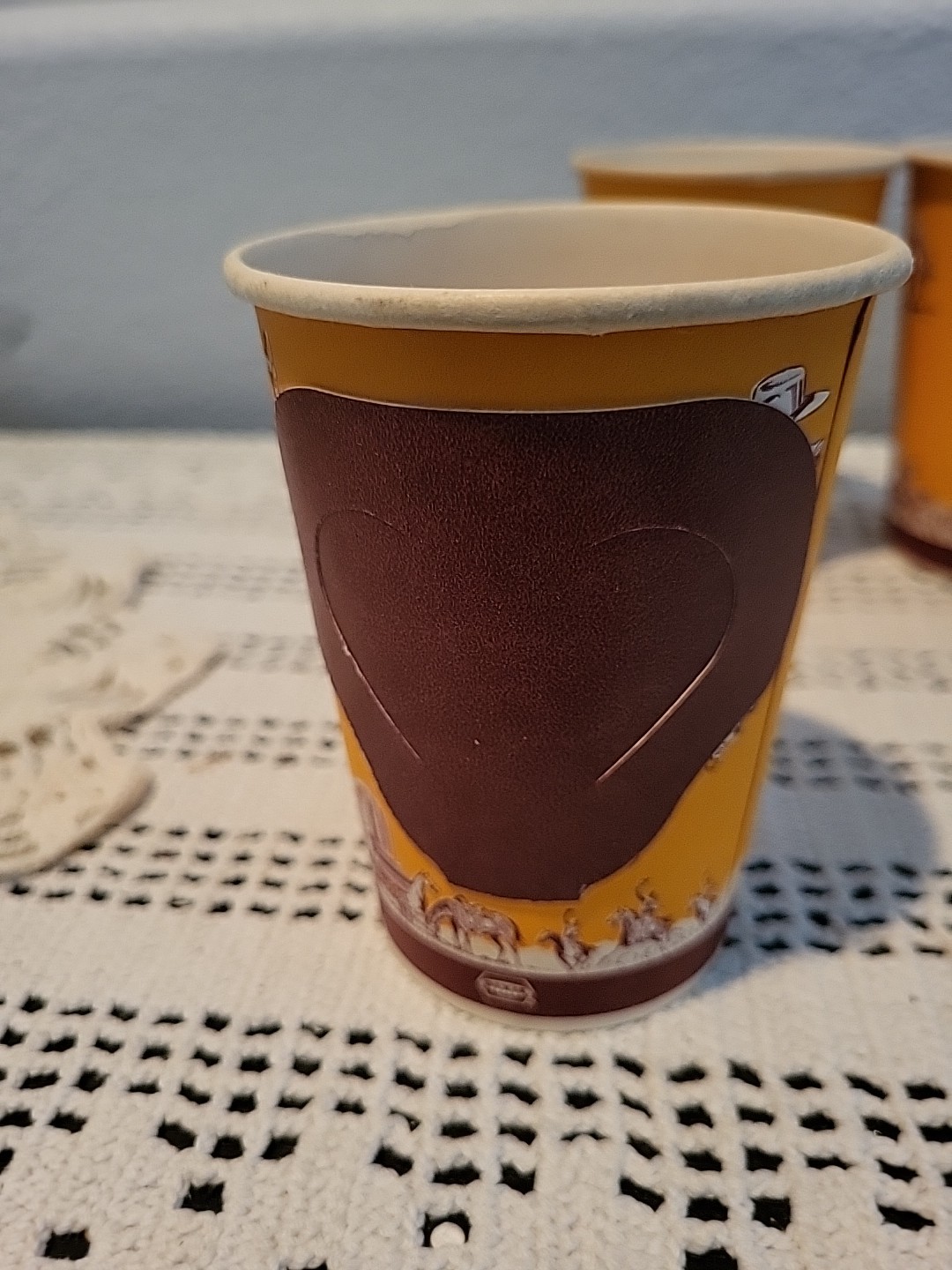 1950s Vintage 9oz Disposable Dixie Cups “Round-Up Design” - 4 Cups Handles