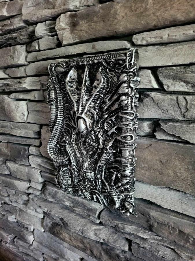 Alien Queen Relief Silver, NEW, Style Giger