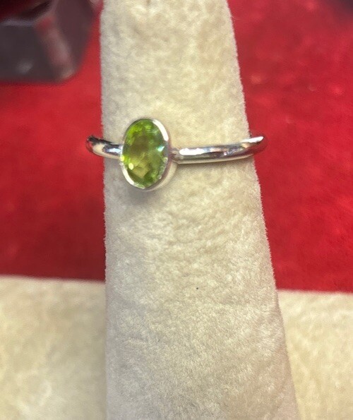 Sterling silver stackable ring size 7 Faceted Peridot