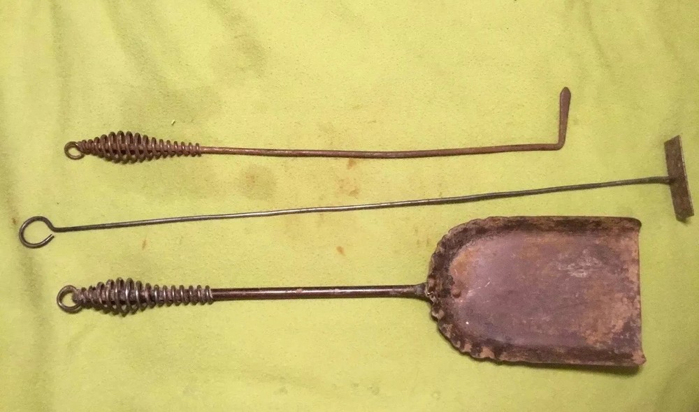 Vintage ~ Fireplace Tools ~ Metal ~ 3 Piece ~ Set