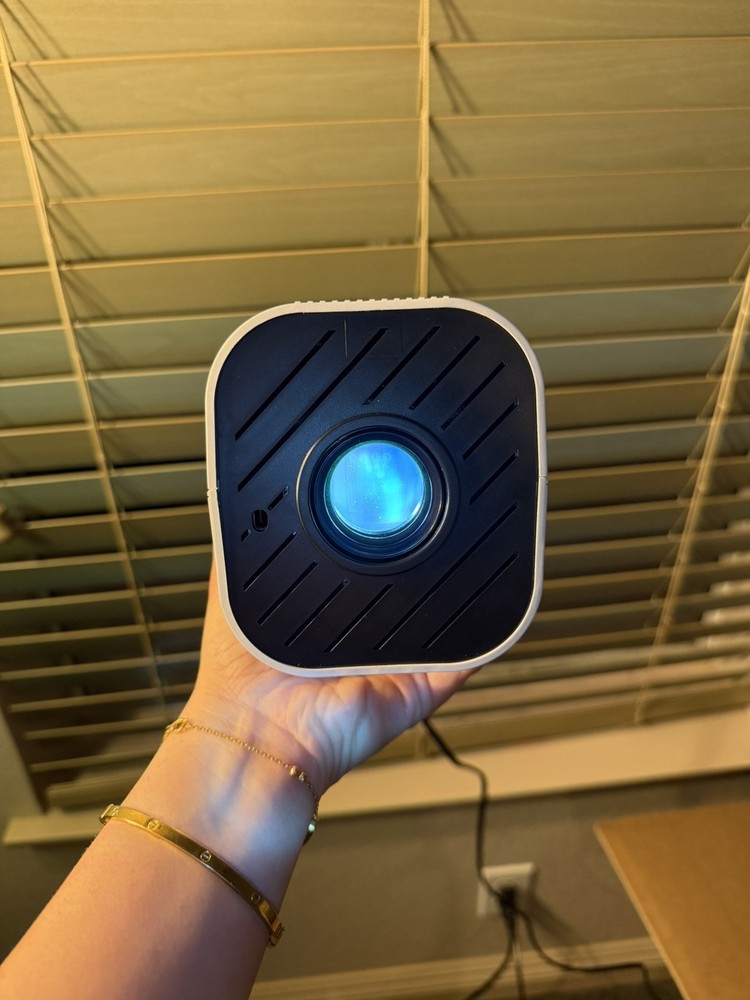 Portable LED projector