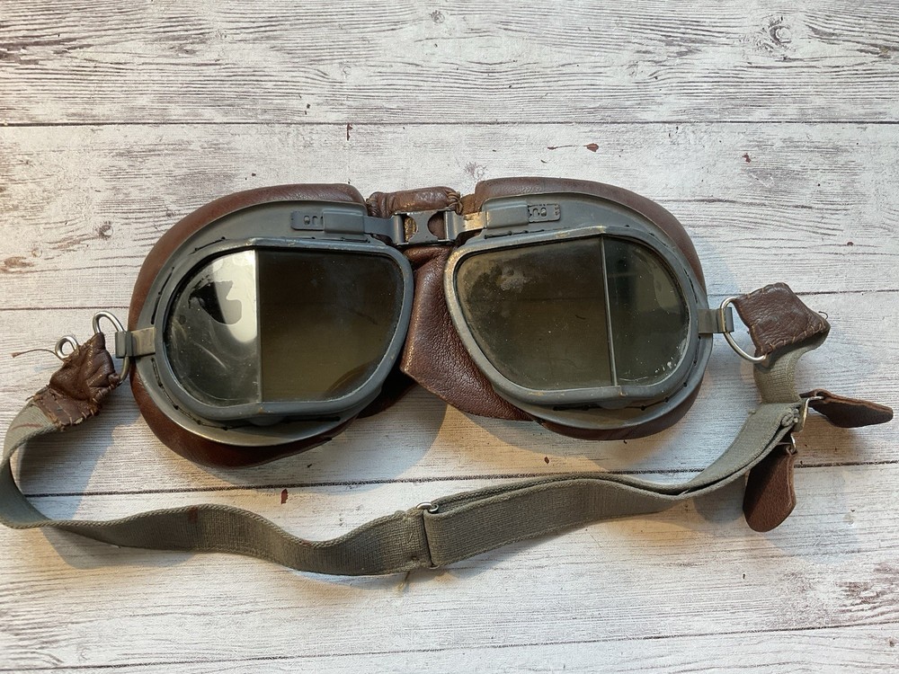 ORIGINAL WWII BRITISH RAF FLIGHT GOGGLES