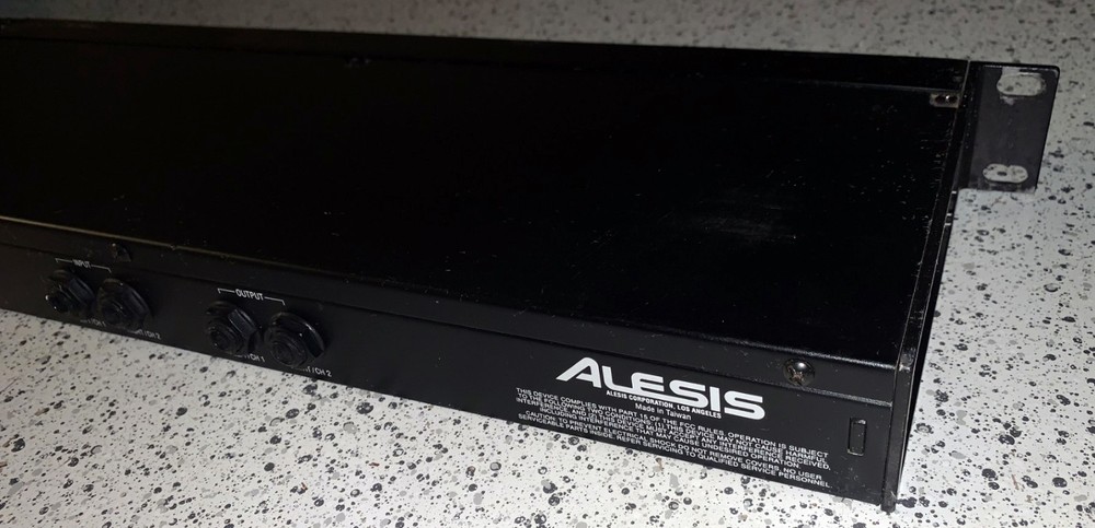 Alesis Midiverb 4 / Dual-Channel Multi-Effects FX Parallel Processor / No Power