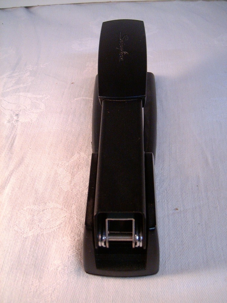 SWINGLINE MODEL 40xxx STAPLER
