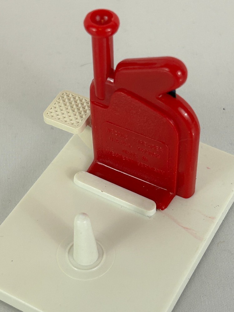 Vintage Witch - Hexe White Red Automatic Needle Threader with Light Aqua Box