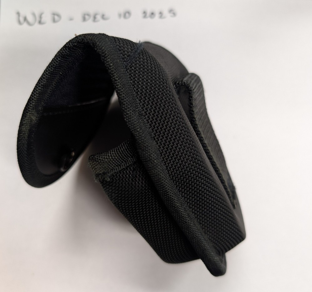 Bianchi 7317 AccuMold Double Cuff Case - Black, Hidden Snap Button : 1016579