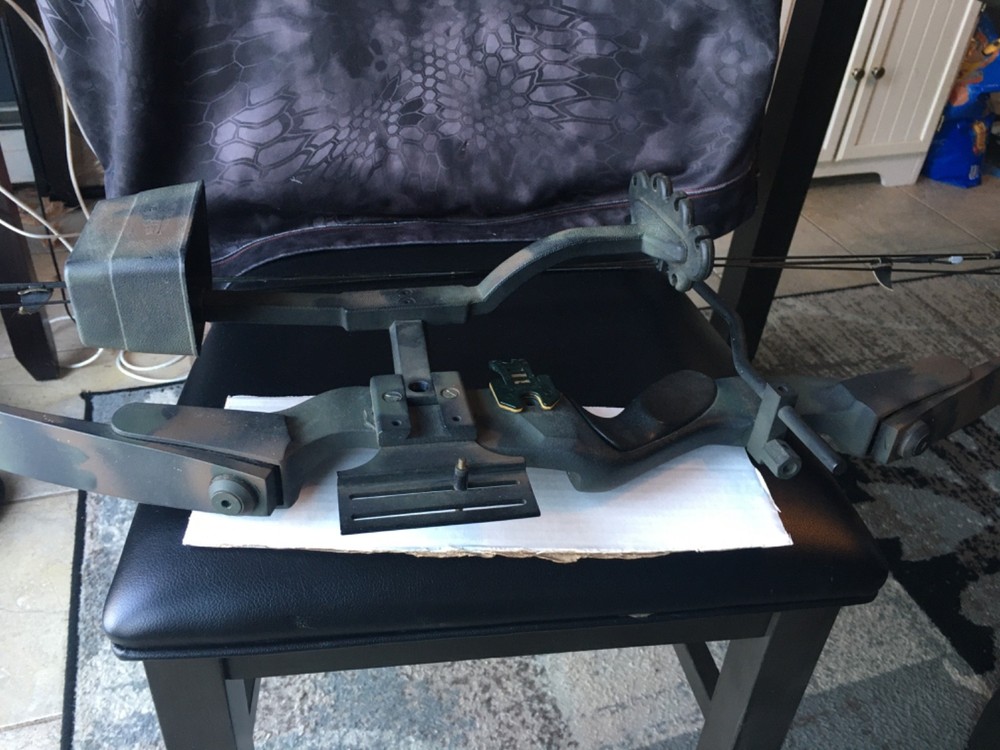 Vtg compound hunting bow