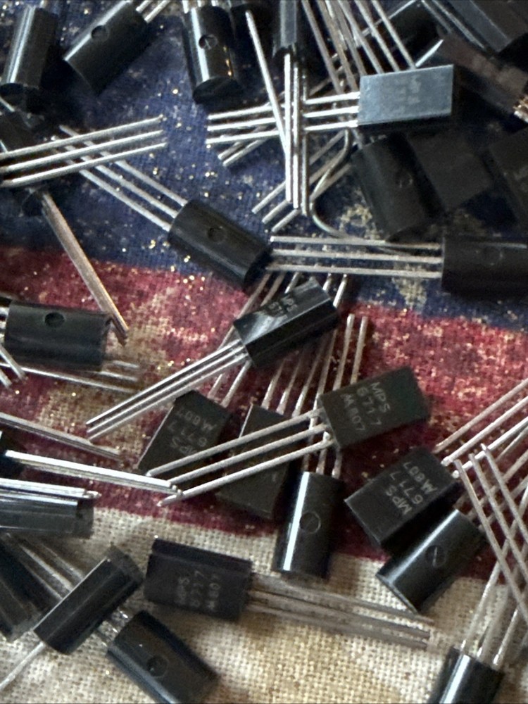 ** Quantity 5 ** MOTOROLA MPS6717