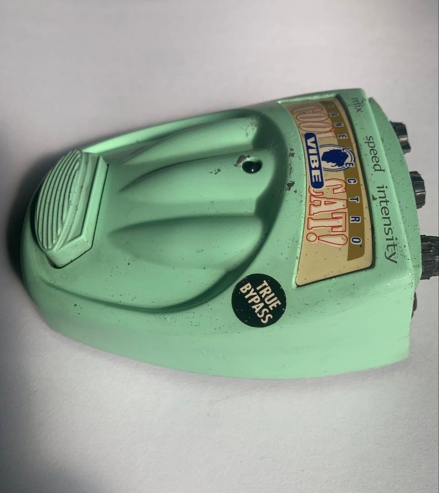Danelectro Cool Cat Vibe Effects Pedal