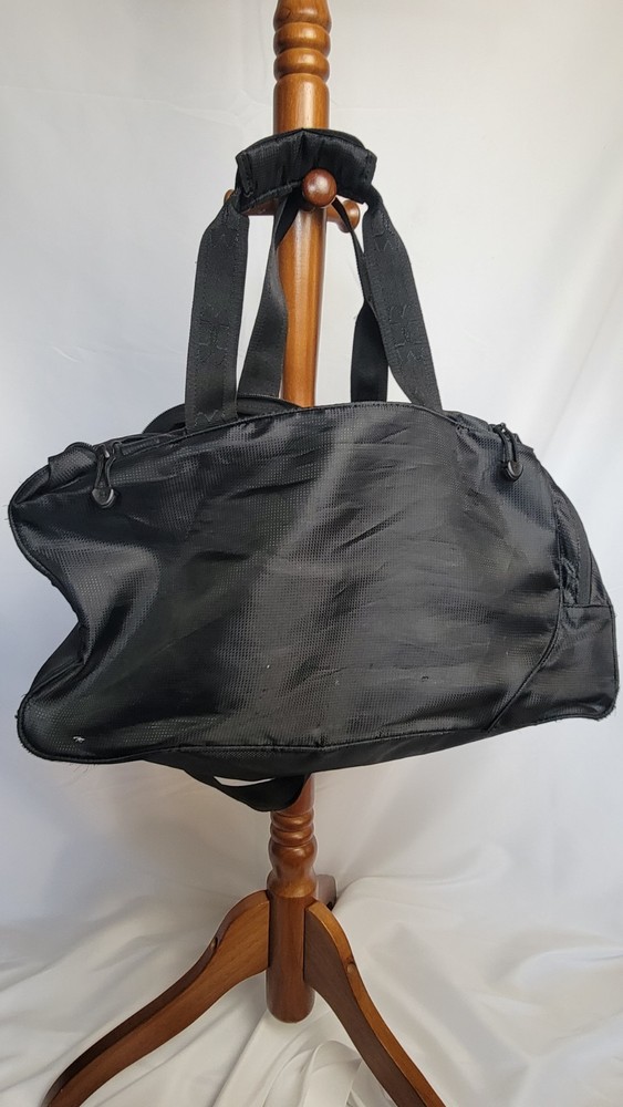 Under Armour duffel bag in black.