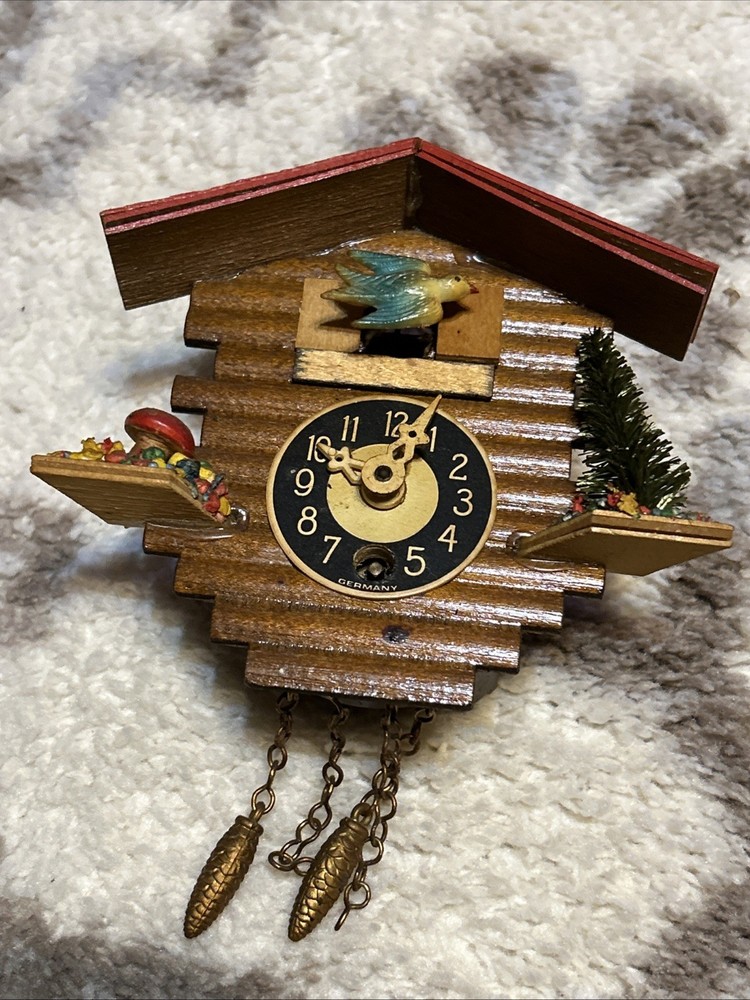 Black Forest pendulum clock vintage cuckoo clock Decoration No Key