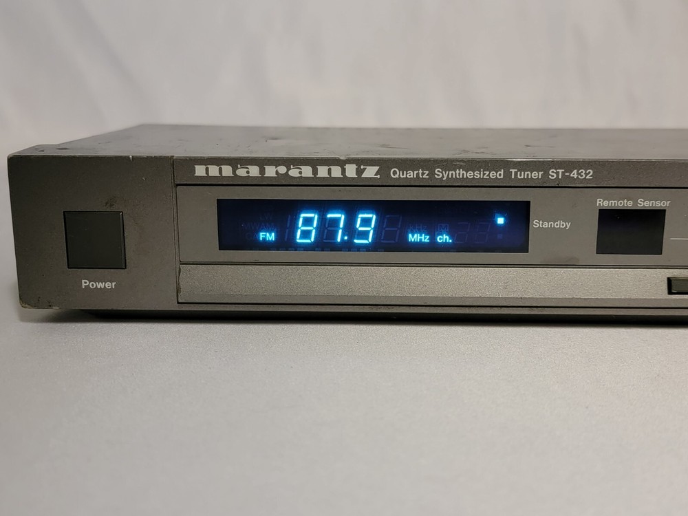 MARANTZ- ST 432 Quartz Synthetized Tuner