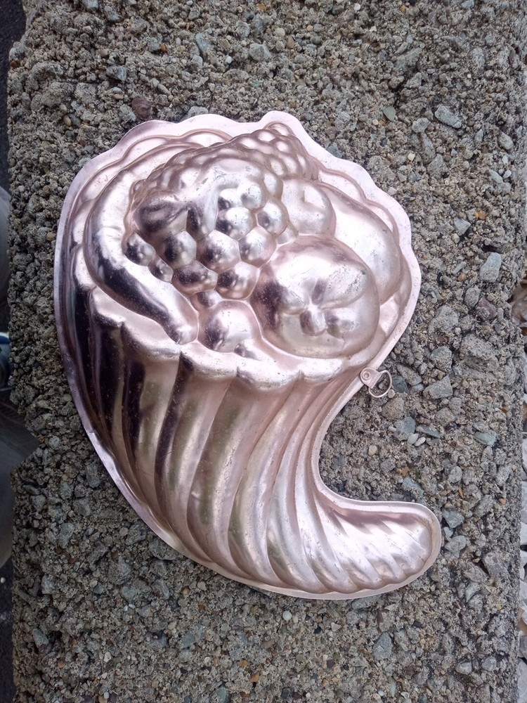 Cornucopia Cake Pan Kitchen Mold