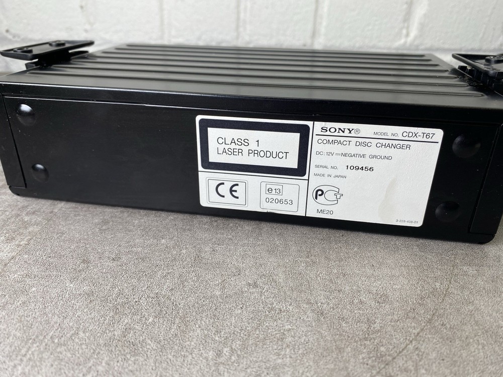 SONY CDX-T67 6 CD Disc Changer. Tested And Working